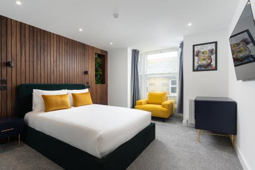 Marazion Apartment | Room 2 Hotel style Double bedroom in Marazion