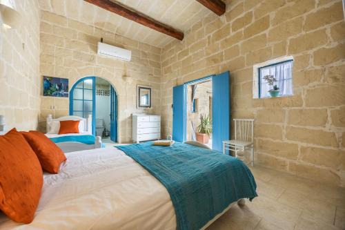 Gharb House | Room 4 - Family room x 3 by Solea