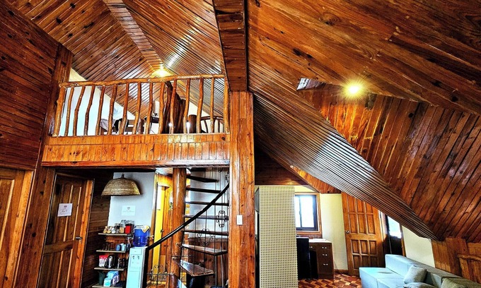 Baguio House | Room-attic Room 3B Transient Baguio Wifi