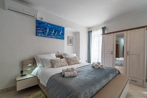 Cove Tri Zala (Zrnovo) Bed & Breakfast | Room Ghetto
