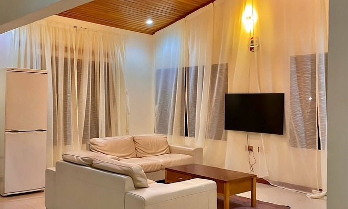 Adenta House | Room-ghouse Room D Ideal For Friends fam