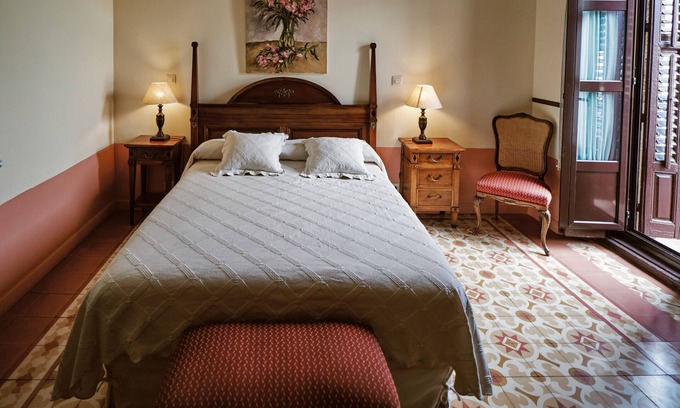 Consuegra Apartment | Room 'La Palangana' with Shared Pool, Wi-Fi and Air Conditioning