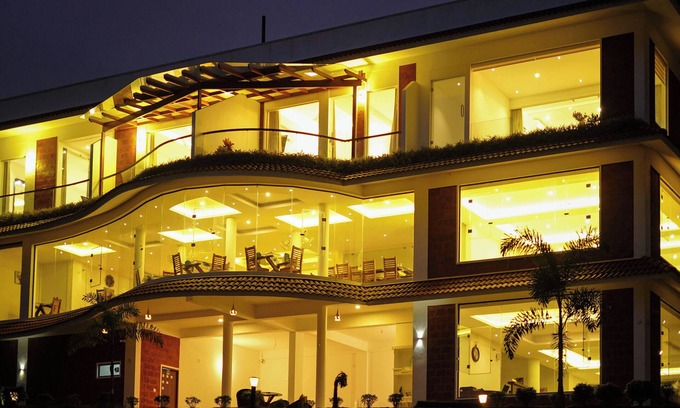 Vazhavatta Hotel | Room-lakerose Wayanad Resort - Superior