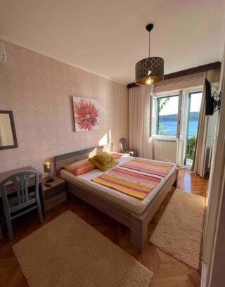 Barbat na Rabu Bed & Breakfast | Room, Seaside house Dragica