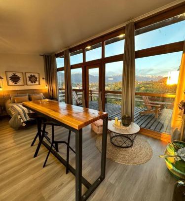 Los Angeles Ski Chalet | Roquerios