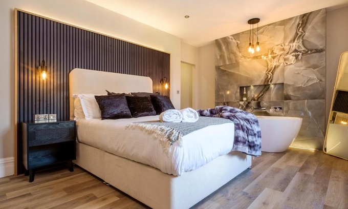 Windermere Apartment | Rothay, 2 minute walk to Windermere village