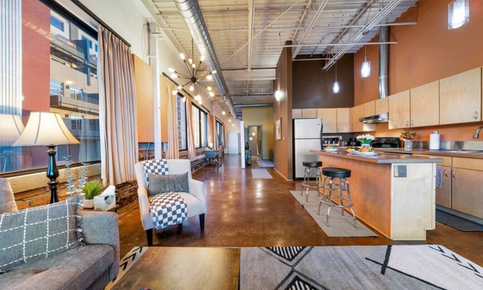 Raynolds Addition Apartment | Route 66 views! 1-Bed Penthouse in Downtown ABQ