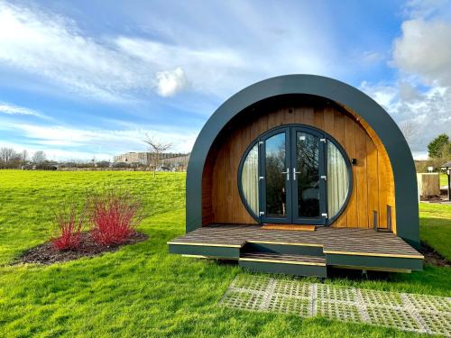 Cowbridge Apartment | Rowan Hobbit Pod at Cowbridge Cabins