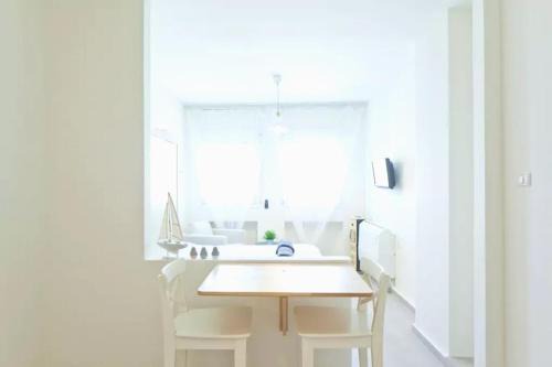 Netanya Apartment | Royal Sea Studio