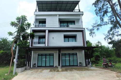 Pak Nam Pran Apartment | Rublom Chomview Pranburi