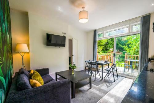 Moseley Apartment | RUBY Delightful Suite Moseley Mews, Birmingham By StayStaycations