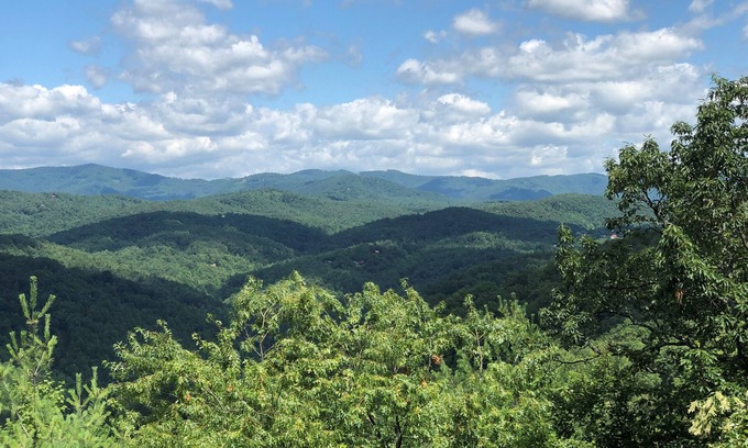Purlear Cabin | Ruffinit at Buck Mountain-Breathtaking Views, Large Deck w/SIP, Wifi!