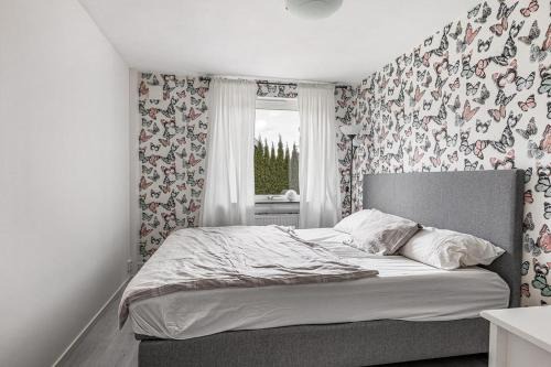 Vaxjo House | Rum i modern stor & ljus villa nära centrum