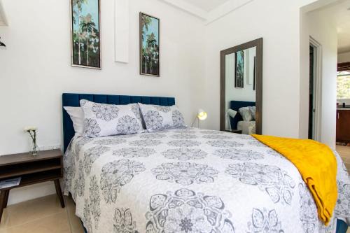 Runaway Bay Apartment | Runaway Bay Gem Suite
