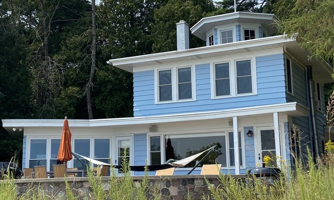 Oostburg Cottage | Rustic 3BR cottage on beach, 40 min from downtown Milwaukee.