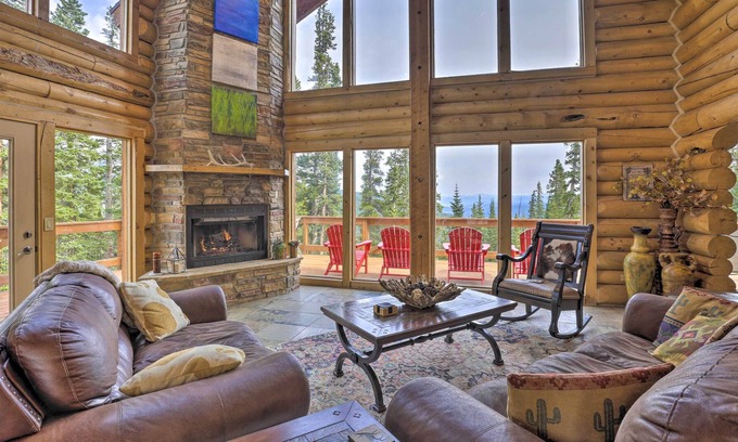 Quandary Village Cabin | Rustic Breckenridge Escape w/ Hot Tub & MTN Views!