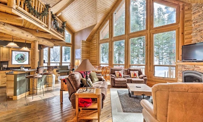 Valley of the Blue House | Rustic Cabin with Hot Tub and Deck in Breckenridge