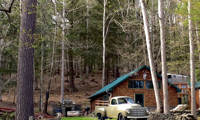 Damascus Cabin | Rustic chic cabin just minutes away from the Delaware