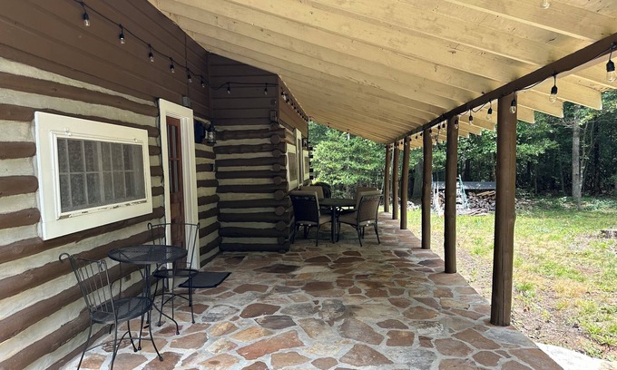 Mentone Cabin | Rustic log cabin on the river!