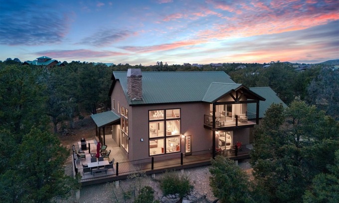 Zion National Park East Entrance Cabin | Rustic Pine| Experience the magic of Zion