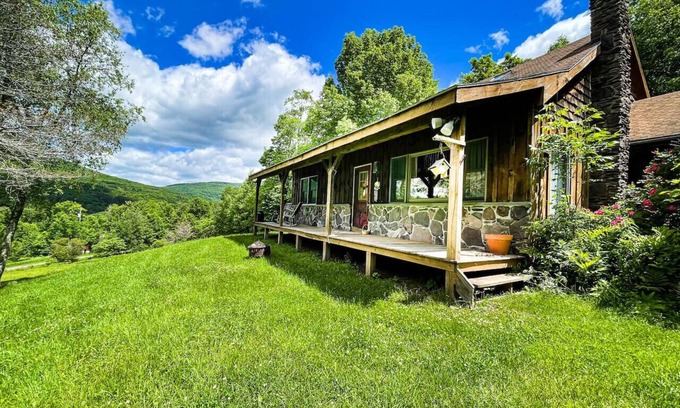 Denver Cabin | Rustic Retreat | Hike, Explore Charming Towns & Unwind