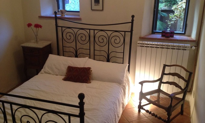 Guzzano-pieve di Controne Cottage | Rustic, romantic barn in Tuscany, in perfect isolation, with spectacular views.