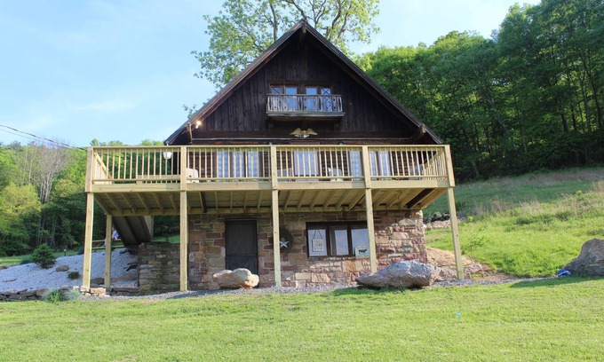 Sybertsville Ski Chalet | Rustic, Tranquil, Cozy Chalet on 130 acres of farmland
