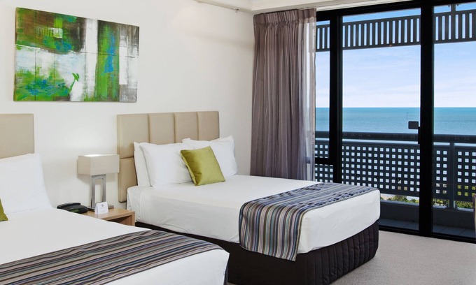 Cairns North Hotel | Rydges Esplanade Resort Cairns