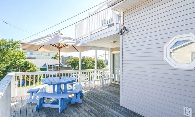 South Bethany House | S09N4: Stroll to the beach from this OCEAN BLOCK 4BR in South Bethany!