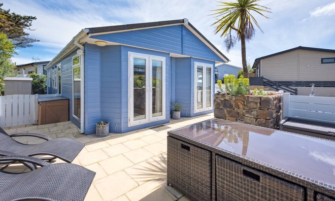 Mynytho Cottage | S11 The Warren
