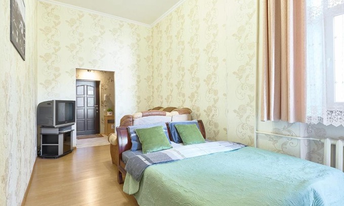 Besarabka Apartment | S12-58 MODERN APARTHOTEL WITH TWO 2BEDROOMS IN CENTRAL KIEV - BESSARABSKA SQUERE - GULLIVER MALL - OLYMPIC STADIUM - PALACE OF SPORTS - Saksahanskoho St, 12Б