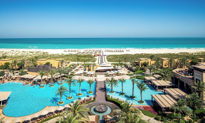 Abu Dhabi Hotel | Saadiyat Rotana Resort and Villas