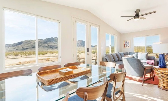 Joshua Tree House | Saddleback Escape w/ Hot tub - Open Desert in Joshua Tree