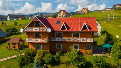 Bukovel House | Sadyba u Halyny Sunrise