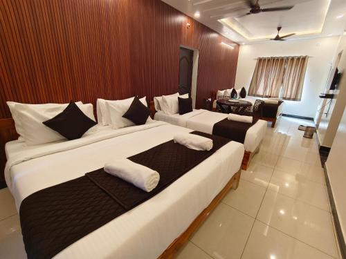 Kuilapalayam Hotel | Sai RBM Grand Inn