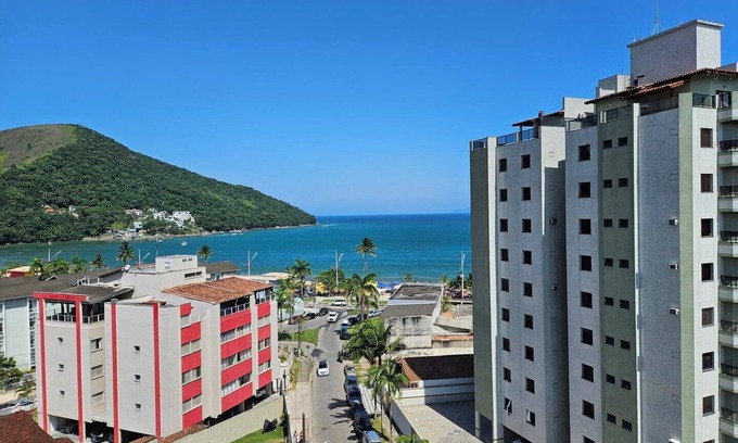 Martim de Sa Apartment | SAINT MARTIM WITH SEA VIEW AND 50 M BEACH