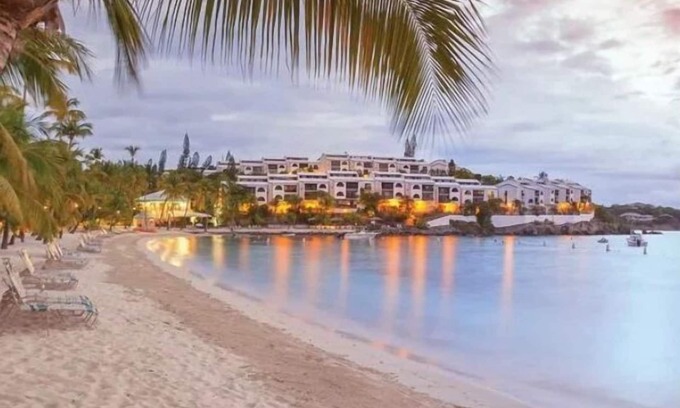 Nazareth Resort | Saint Thomas ,Ocean Front 2 level condo-Wyndham resort , full Kit & large deck
