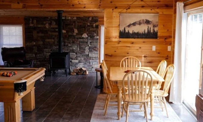 Manistee Cabin | Salt City Lodge
