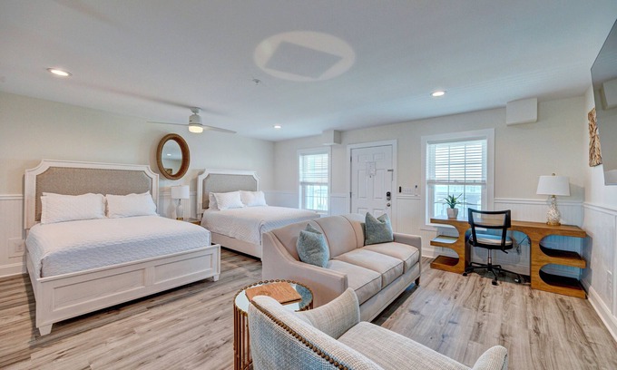 Surf City Apartment | Saltwater Resort Suite 2002