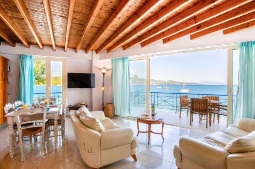 Lygia Apartment | SALTY BREEZE Beachfront Apartment