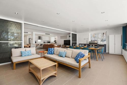 Huskisson House | Salty Steves by Experience Jervis Bay