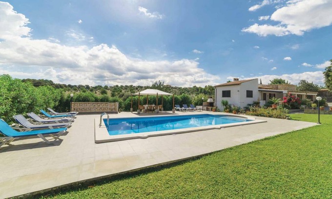Pollensa Villa | Salve, Nice villa in Pollensa w/