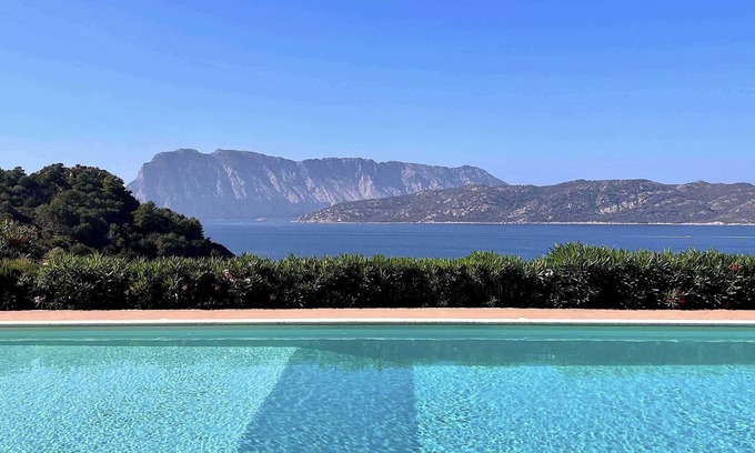 Capo Coda Cavallo Apartment | SAN TEODORO PUNTA EST TRILOCALE MERAVIGLIOSA VISTA MARE