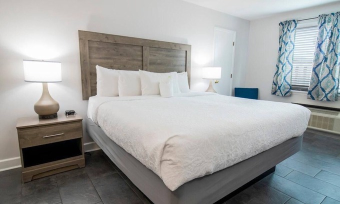 Litchfield by the Sea Apartment | Sand and Sun Resort View King Room 2nd Floor