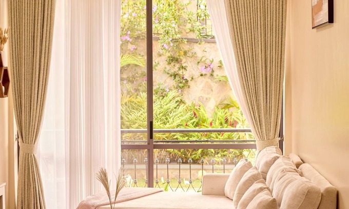 Entebbe Bed & Breakfast | Sand Grains Residences 005