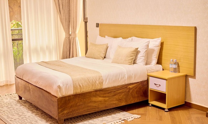 Entebbe Bed & Breakfast | Sand Grains Residences 014