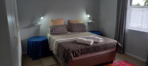 Sandbaai Apartment | Sandbaai Hermanus Self Catering Garden Flat for 2