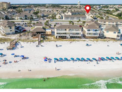 Holiday Isle House | Sandpiper Cove Unit 8125 Updated Studio In Destin FL