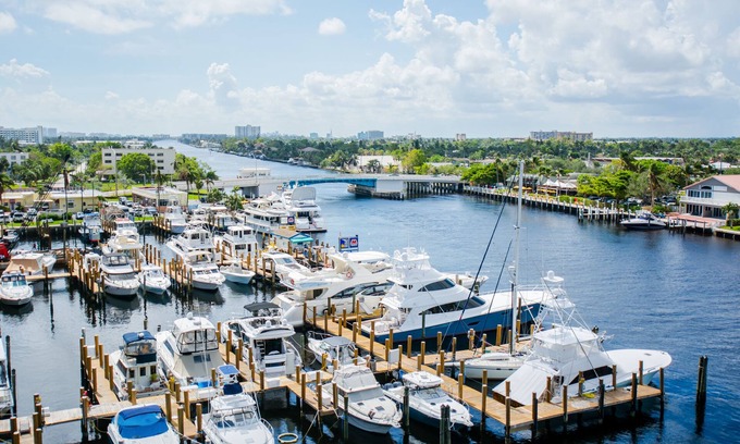 Pompano Beach Hotel | Sands Harbor Resort and Marina