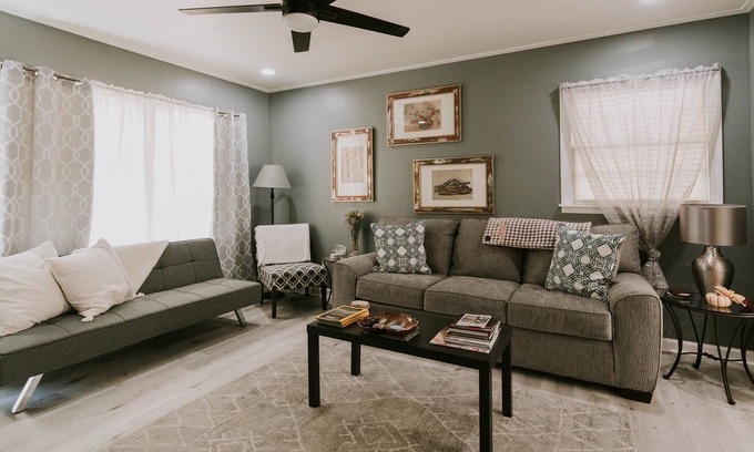 Ocean Springs House | Sandy Toes - 3bedroom near beach & downtown Ocean Springs! in golf cart district